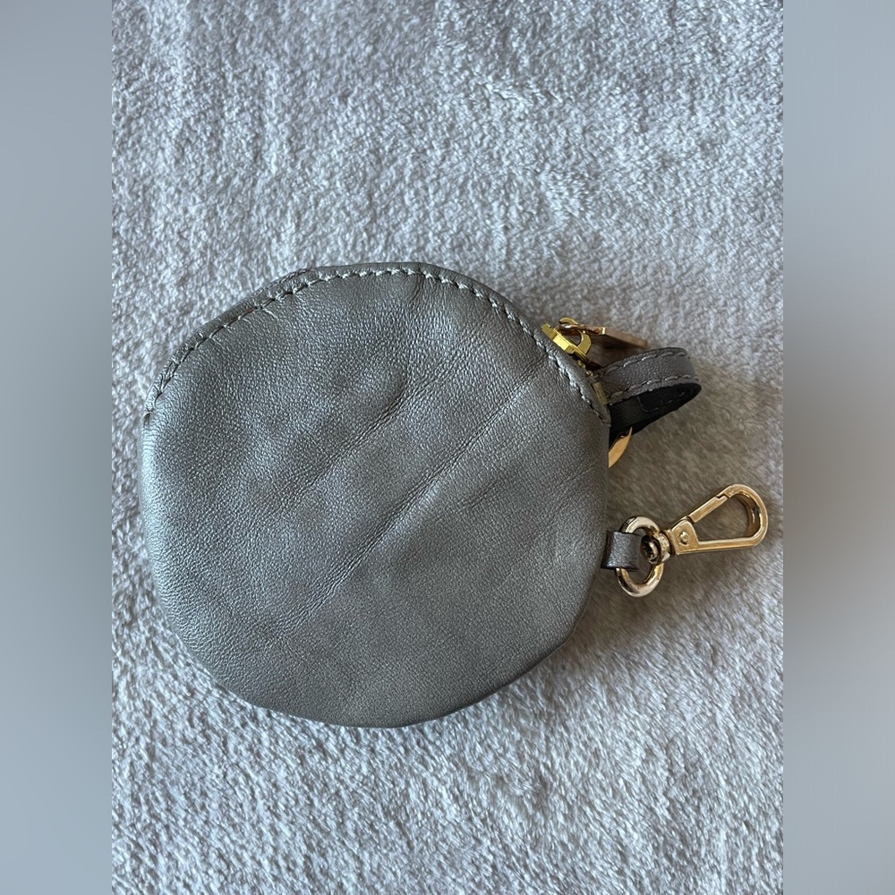 Valentino Garavani Flower Coin Purse/Bag Charm - Picture 4 of 16